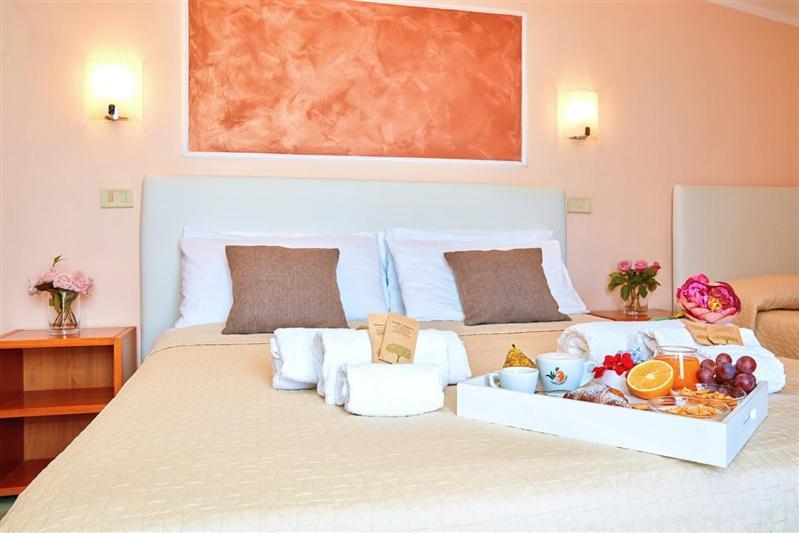 Hotel La Pergola Santa Maria di Castellabate Bagian luar foto