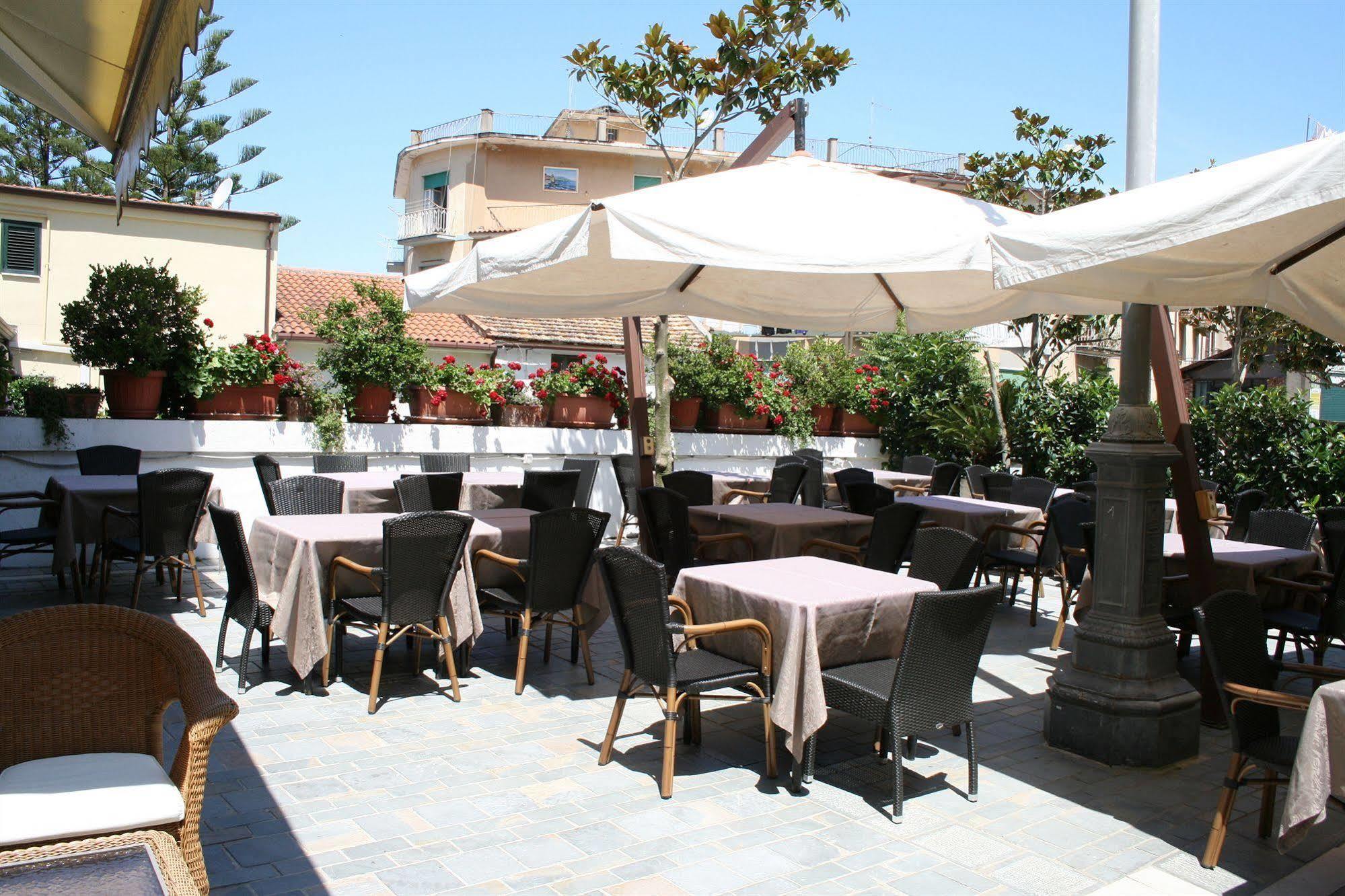 Hotel La Pergola Santa Maria di Castellabate Bagian luar foto