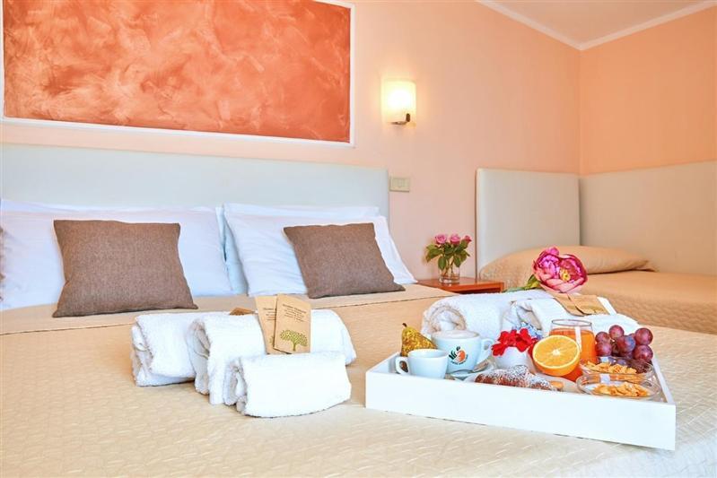 Hotel La Pergola Santa Maria di Castellabate Bagian luar foto